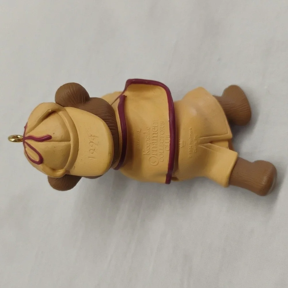 Hallmark 1994 Holiday Pursuit Bear Detective Christmas‎ Tree Ornament